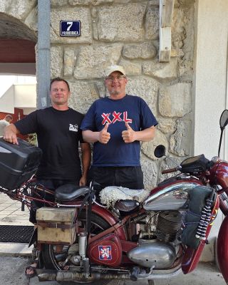 Máme to tady. Opravdu ten kdo napsal, že to byl Rtep Dolin Plastikshooter mel pravdu. A protože vás nebylo až tak moc, tak...