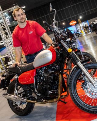 🚨 Nový díl podcastu MOTOMAX už se chystá! V pondělí usedne k mikrofonu ředitel Jawy – Jiří Kraft. 👉 A teď je řada na vás:...